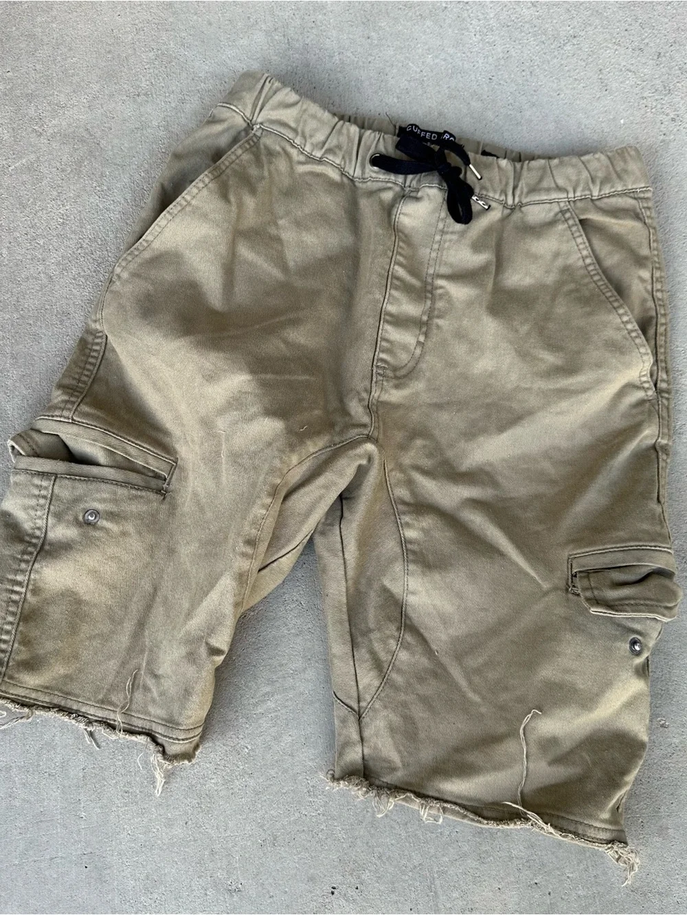 Men's Olive Green Cuffed Cargo brand Shorts with Drawstring size 28 Waist